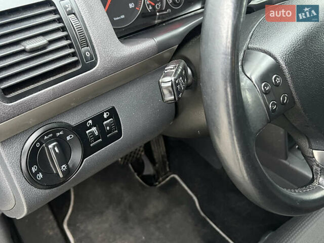 Черный Фольксваген Туран, объемом двигателя 1.4 л и пробегом 213 тыс. км за 8100 $, фото 48 на Automoto.ua