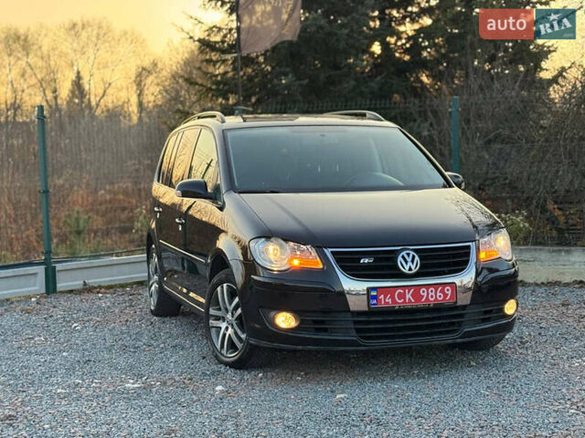 Черный Фольксваген Туран, объемом двигателя 1.6 л и пробегом 215 тыс. км за 7890 $, фото 22 на Automoto.ua