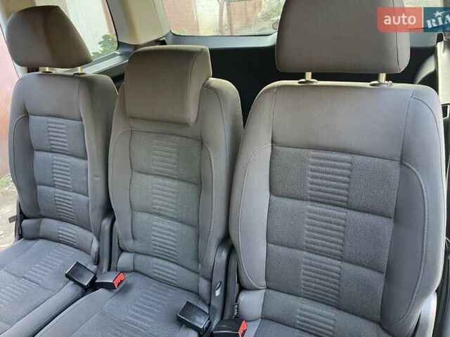 Черный Фольксваген Туран, объемом двигателя 1.4 л и пробегом 238 тыс. км за 7888 $, фото 139 на Automoto.ua