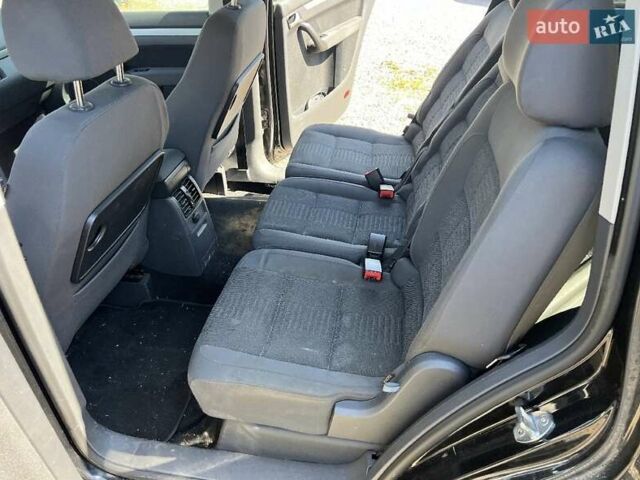 Черный Фольксваген Туран, объемом двигателя 1.4 л и пробегом 238 тыс. км за 7888 $, фото 263 на Automoto.ua