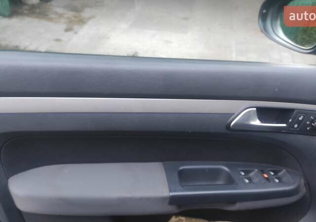 Черный Фольксваген Туран, объемом двигателя 1.39 л и пробегом 207 тыс. км за 7788 $, фото 19 на Automoto.ua