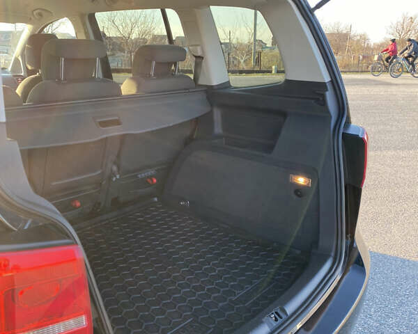 Чорний Фольксваген Туран, об'ємом двигуна 1.6 л та пробігом 227 тис. км за 9600 $, фото 16 на Automoto.ua