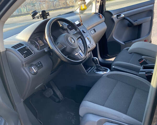 Чорний Фольксваген Туран, об'ємом двигуна 1.6 л та пробігом 227 тис. км за 9600 $, фото 14 на Automoto.ua