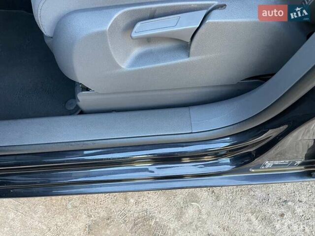 Черный Фольксваген Туран, объемом двигателя 1.4 л и пробегом 238 тыс. км за 7888 $, фото 54 на Automoto.ua