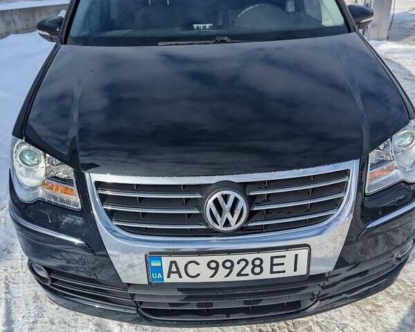 Черный Фольксваген Туран, объемом двигателя 2 л и пробегом 236 тыс. км за 9800 $, фото 17 на Automoto.ua