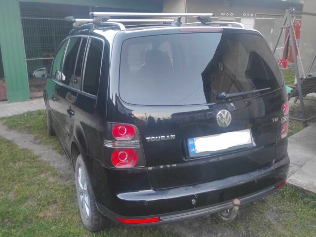 Чорний Фольксваген Туран, об'ємом двигуна 0 л та пробігом 207 тис. км за 8352 $, фото 5 на Automoto.ua