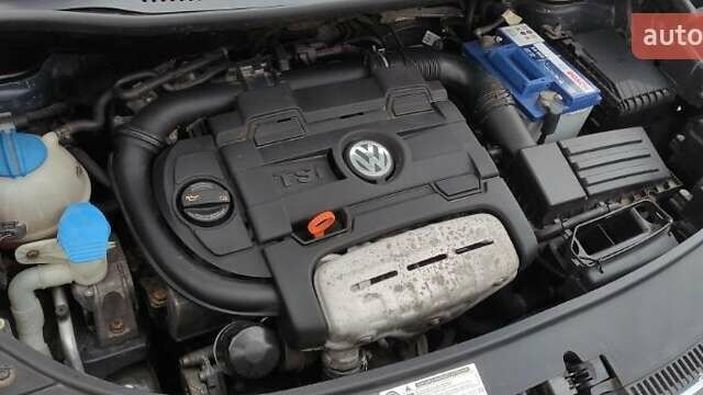 Черный Фольксваген Туран, объемом двигателя 1.39 л и пробегом 195 тыс. км за 8300 $, фото 22 на Automoto.ua