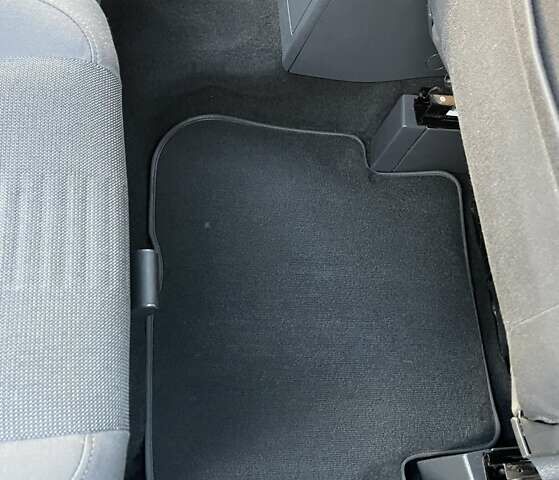 Черный Фольксваген Туран, объемом двигателя 1.4 л и пробегом 238 тыс. км за 7888 $, фото 155 на Automoto.ua