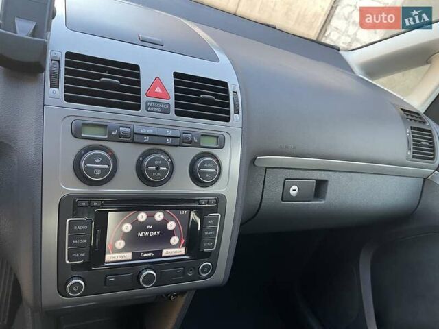 Черный Фольксваген Туран, объемом двигателя 1.4 л и пробегом 238 тыс. км за 7888 $, фото 49 на Automoto.ua