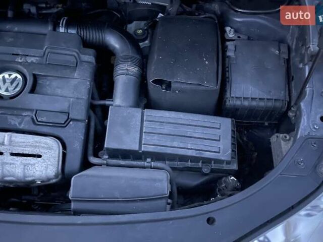 Черный Фольксваген Туран, объемом двигателя 1.4 л и пробегом 238 тыс. км за 7888 $, фото 182 на Automoto.ua