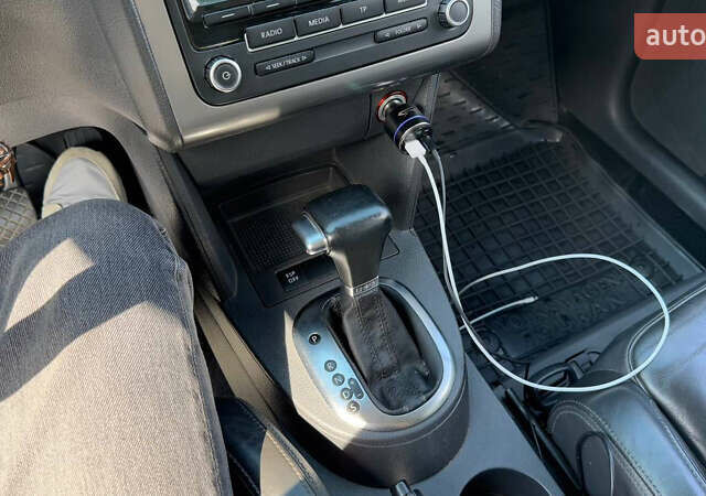 Черный Фольксваген Туран, объемом двигателя 1.97 л и пробегом 285 тыс. км за 7100 $, фото 8 на Automoto.ua