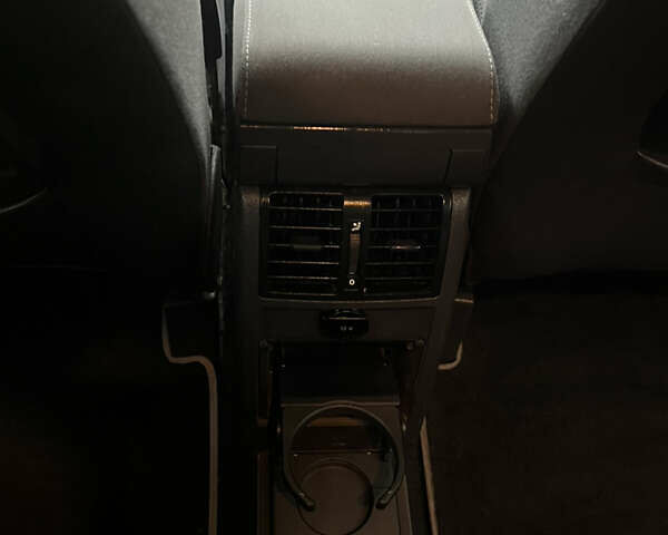 Черный Фольксваген Туран, объемом двигателя 1.4 л и пробегом 213 тыс. км за 8100 $, фото 55 на Automoto.ua