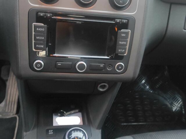 Чорний Фольксваген Туран, об'ємом двигуна 0 л та пробігом 207 тис. км за 7778 $, фото 18 на Automoto.ua