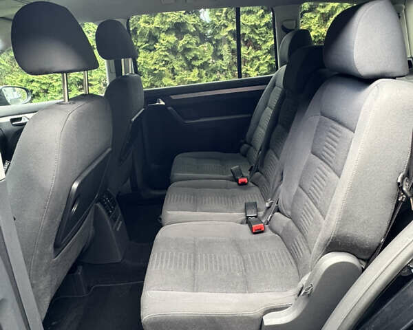 Черный Фольксваген Туран, объемом двигателя 1.4 л и пробегом 199 тыс. км за 7999 $, фото 24 на Automoto.ua