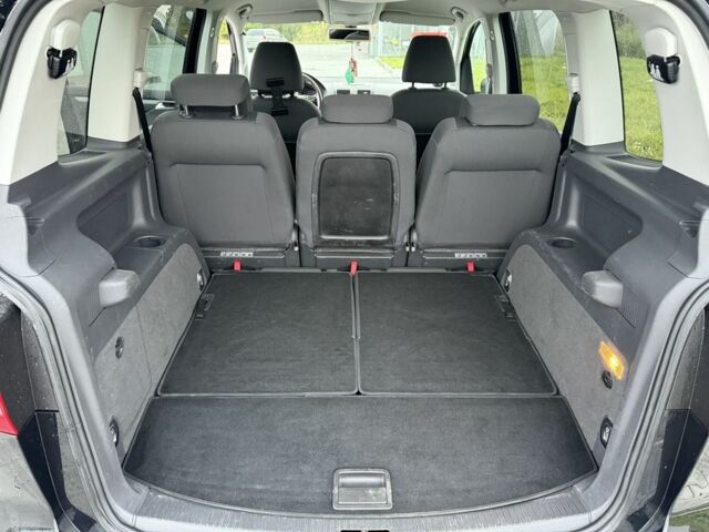 Черный Фольксваген Туран, объемом двигателя 1.6 л и пробегом 280 тыс. км за 11200 $, фото 4 на Automoto.ua