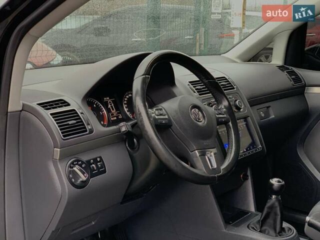 Черный Фольксваген Туран, объемом двигателя 2 л и пробегом 283 тыс. км за 12555 $, фото 23 на Automoto.ua