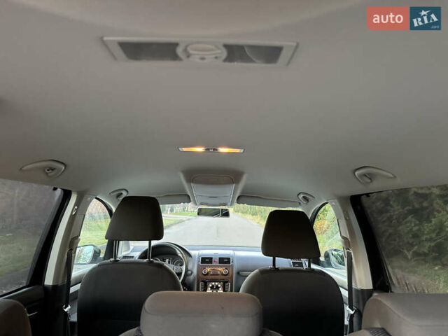 Черный Фольксваген Туран, объемом двигателя 1.6 л и пробегом 185 тыс. км за 11300 $, фото 57 на Automoto.ua