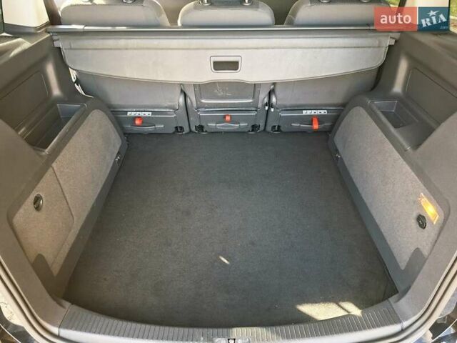 Черный Фольксваген Туран, объемом двигателя 1.6 л и пробегом 275 тыс. км за 9600 $, фото 38 на Automoto.ua