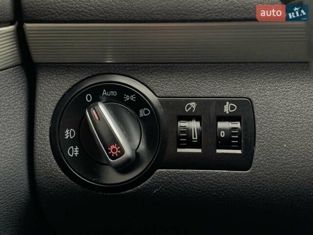 Черный Фольксваген Туран, объемом двигателя 2 л и пробегом 283 тыс. км за 12555 $, фото 39 на Automoto.ua