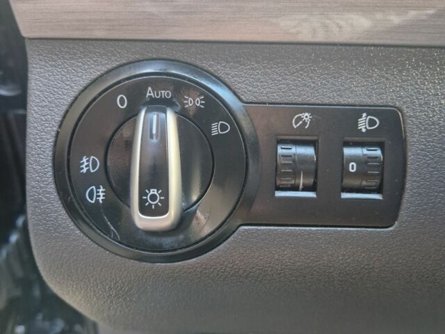 Чорний Фольксваген Туран, об'ємом двигуна 1.6 л та пробігом 273 тис. км за 9999 $, фото 22 на Automoto.ua