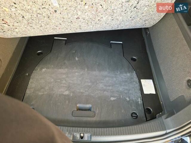 Черный Фольксваген Туран, объемом двигателя 1.6 л и пробегом 275 тыс. км за 9600 $, фото 40 на Automoto.ua