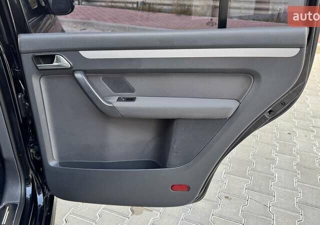 Черный Фольксваген Туран, объемом двигателя 1.6 л и пробегом 256 тыс. км за 8999 $, фото 19 на Automoto.ua