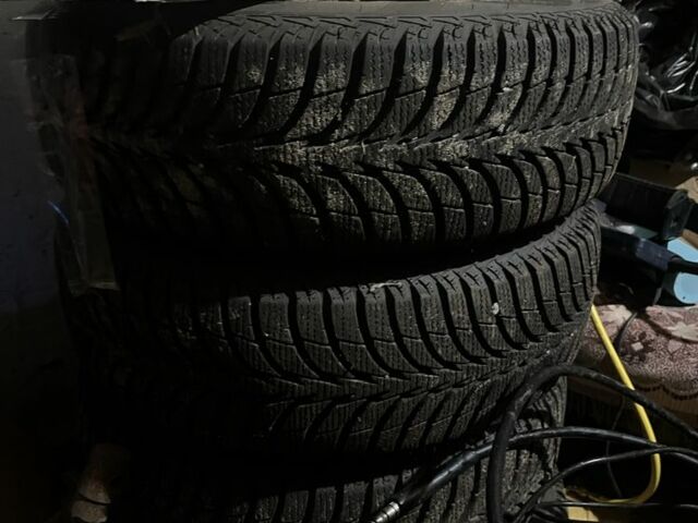 Черный Фольксваген Туран, объемом двигателя 1.4 л и пробегом 175 тыс. км за 7500 $, фото 7 на Automoto.ua