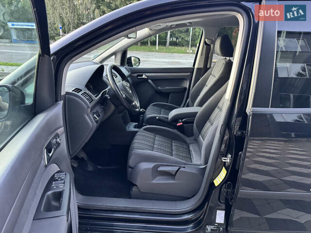 Черный Фольксваген Туран, объемом двигателя 1.4 л и пробегом 174 тыс. км за 9350 $, фото 31 на Automoto.ua