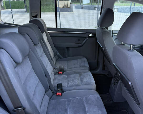 Чорний Фольксваген Туран, об'ємом двигуна 1.6 л та пробігом 265 тис. км за 10700 $, фото 31 на Automoto.ua