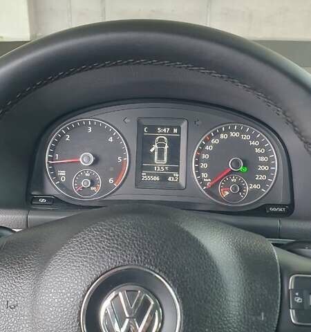 Черный Фольксваген Туран, объемом двигателя 1.98 л и пробегом 255 тыс. км за 12400 $, фото 10 на Automoto.ua