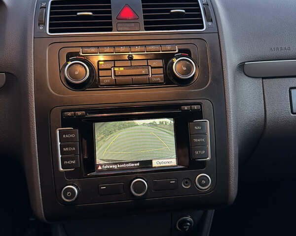 Чорний Фольксваген Туран, об'ємом двигуна 1.6 л та пробігом 185 тис. км за 11650 $, фото 46 на Automoto.ua