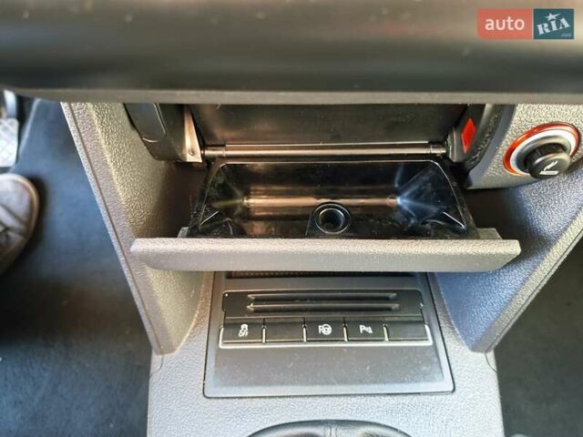 Черный Фольксваген Туран, объемом двигателя 1.6 л и пробегом 275 тыс. км за 9600 $, фото 74 на Automoto.ua