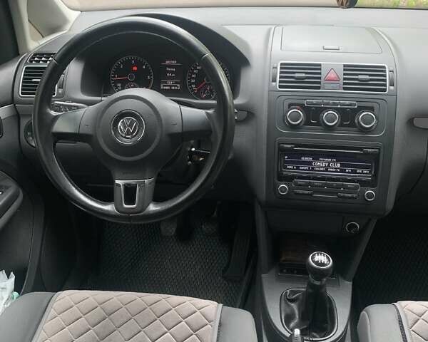 Чорний Фольксваген Туран, об'ємом двигуна 1.6 л та пробігом 254 тис. км за 10300 $, фото 25 на Automoto.ua