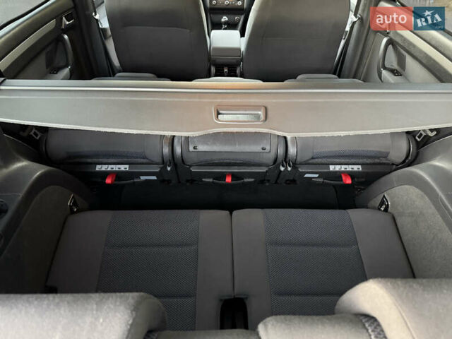 Чорний Фольксваген Туран, об'ємом двигуна 1.6 л та пробігом 185 тис. км за 11650 $, фото 65 на Automoto.ua