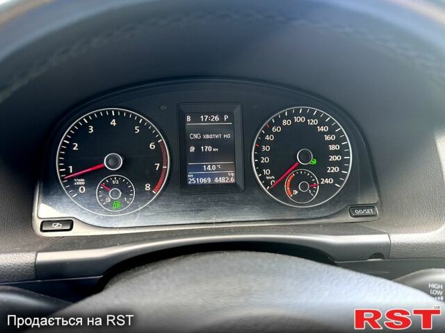 Черный Фольксваген Туран, объемом двигателя 1.4 л и пробегом 251 тыс. км за 8200 $, фото 10 на Automoto.ua