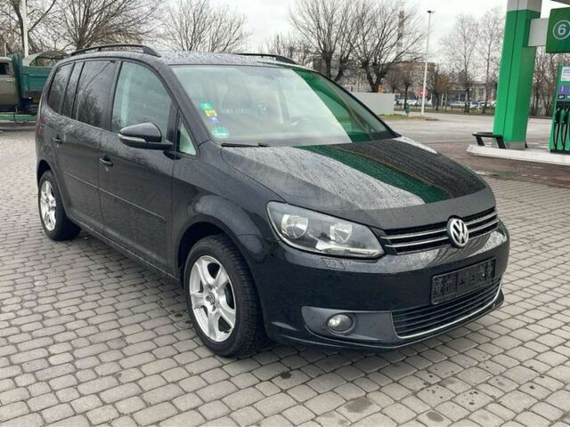 Черный Фольксваген Туран, объемом двигателя 1.6 л и пробегом 333 тыс. км за 8900 $, фото 3 на Automoto.ua