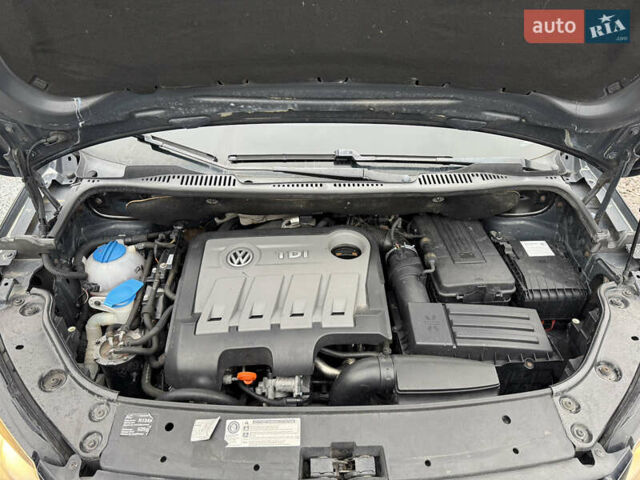Черный Фольксваген Туран, объемом двигателя 2 л и пробегом 204 тыс. км за 11300 $, фото 25 на Automoto.ua