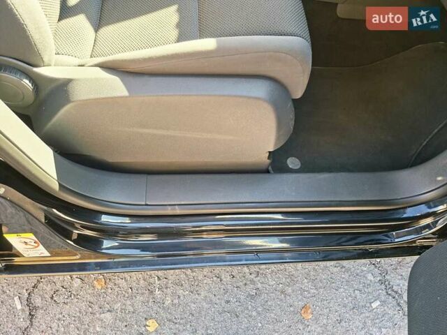 Черный Фольксваген Туран, объемом двигателя 1.6 л и пробегом 275 тыс. км за 9600 $, фото 55 на Automoto.ua