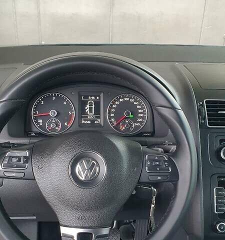 Черный Фольксваген Туран, объемом двигателя 1.98 л и пробегом 255 тыс. км за 12400 $, фото 15 на Automoto.ua