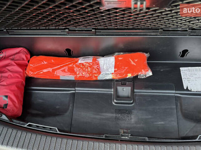 Чорний Фольксваген Туран, об'ємом двигуна 1.6 л та пробігом 185 тис. км за 11650 $, фото 70 на Automoto.ua