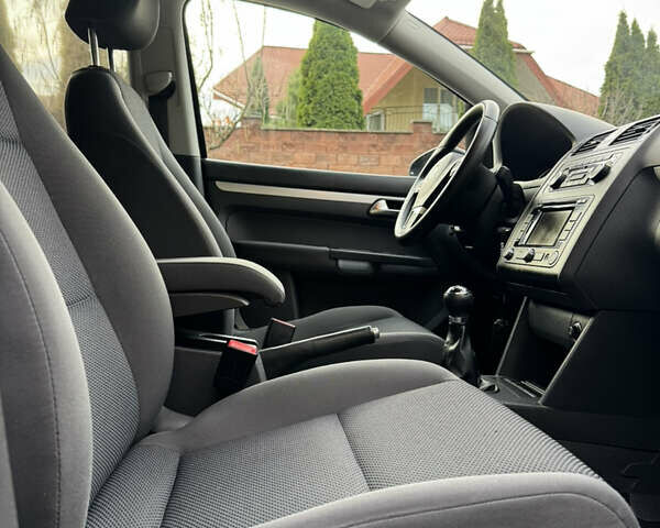 Чорний Фольксваген Туран, об'ємом двигуна 1.6 л та пробігом 185 тис. км за 11650 $, фото 58 на Automoto.ua