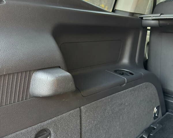 Чорний Фольксваген Туран, об'ємом двигуна 1.6 л та пробігом 185 тис. км за 11650 $, фото 72 на Automoto.ua