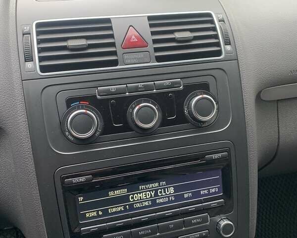 Чорний Фольксваген Туран, об'ємом двигуна 1.6 л та пробігом 254 тис. км за 10300 $, фото 24 на Automoto.ua