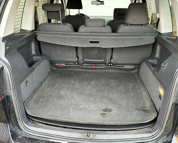 Черный Фольксваген Туран, объемом двигателя 1.39 л и пробегом 99 тыс. км за 11399 $, фото 13 на Automoto.ua