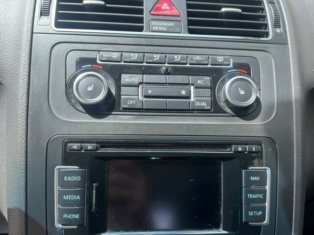 Черный Фольксваген Туран, объемом двигателя 1.4 л и пробегом 233 тыс. км за 6950 $, фото 15 на Automoto.ua