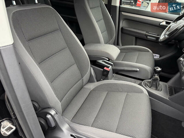 Черный Фольксваген Туран, объемом двигателя 2 л и пробегом 204 тыс. км за 11300 $, фото 19 на Automoto.ua