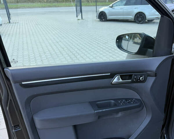 Чорний Фольксваген Туран, об'ємом двигуна 1.6 л та пробігом 265 тис. км за 10700 $, фото 18 на Automoto.ua