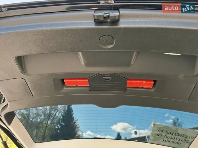 Черный Фольксваген Туран, объемом двигателя 1.6 л и пробегом 275 тыс. км за 9600 $, фото 32 на Automoto.ua