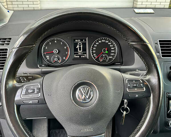 Черный Фольксваген Туран, объемом двигателя 1.39 л и пробегом 99 тыс. км за 11399 $, фото 8 на Automoto.ua