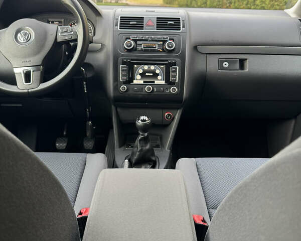 Чорний Фольксваген Туран, об'ємом двигуна 1.6 л та пробігом 185 тис. км за 11650 $, фото 51 на Automoto.ua